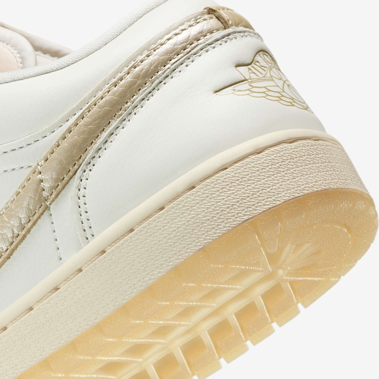 Tênis Air Jordan 1 Low SE Feminino - Foto 8