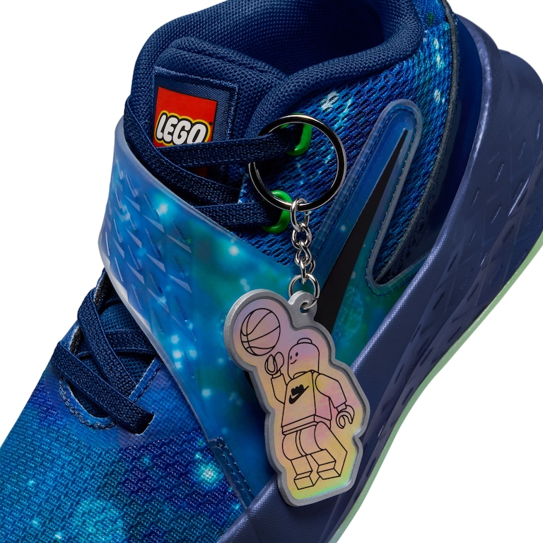 Tênis Nike Team Hustle D 12 x LEGO® Collection Infantil - Foto 9