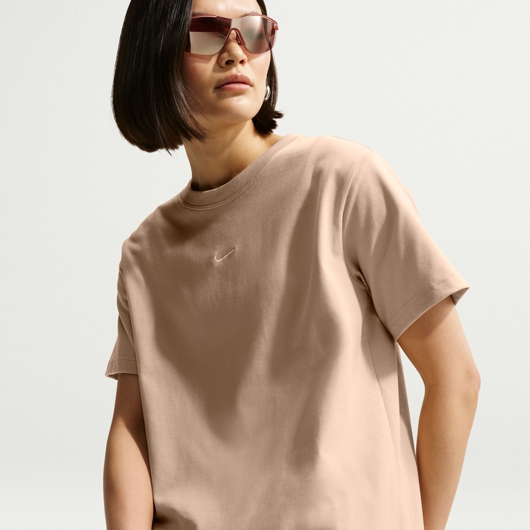 Camiseta Nike Sportswear Classic Feminina - Foto 3