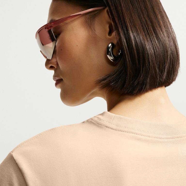 Camiseta Nike Sportswear Classic Feminina - Foto 4