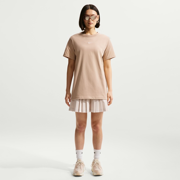 Camiseta Nike Sportswear Classic Feminina - Foto 2