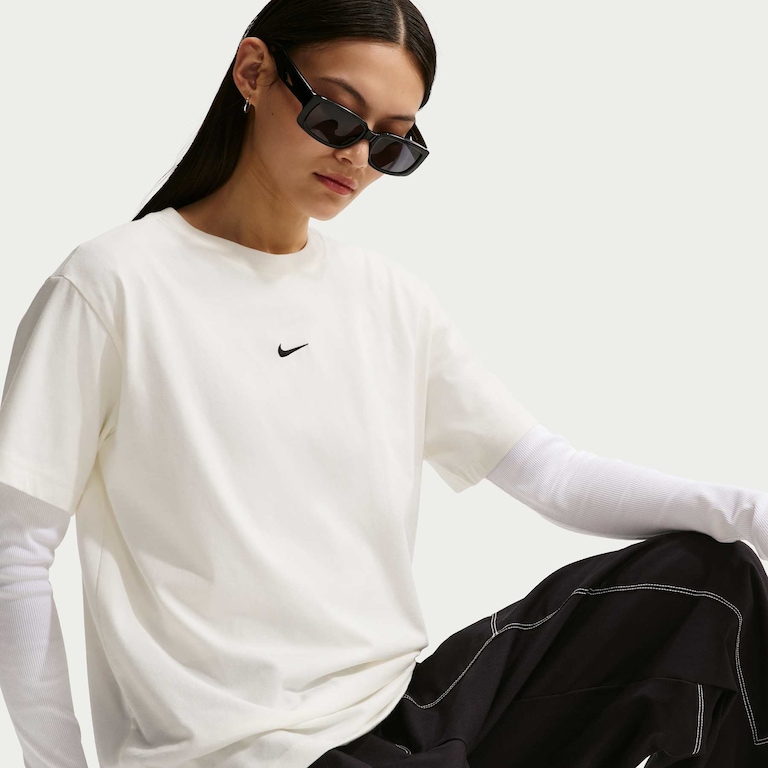 Camiseta Nike Sportswear Classic Feminina - Foto 3