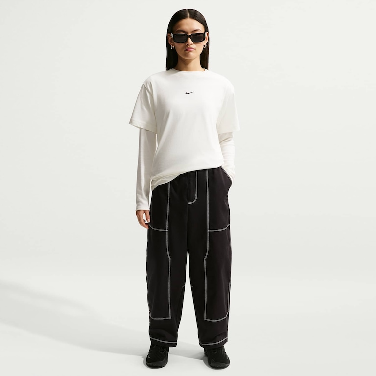 Camiseta Nike Sportswear Classic Feminina - Foto 4