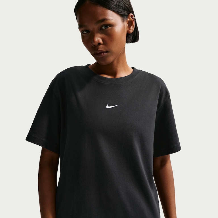 Camiseta Nike Sportswear Classic Feminina - Foto 1
