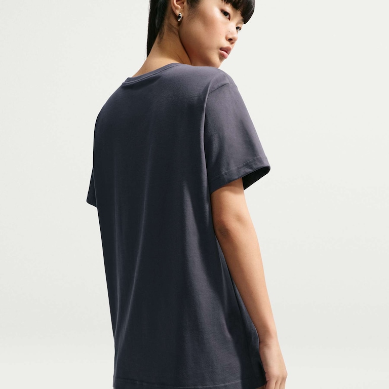 Camiseta Nike Sportswear Classic Oversized Feminina - Foto 2