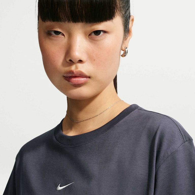 Camiseta Nike Sportswear Classic Oversized Feminina - Foto 3