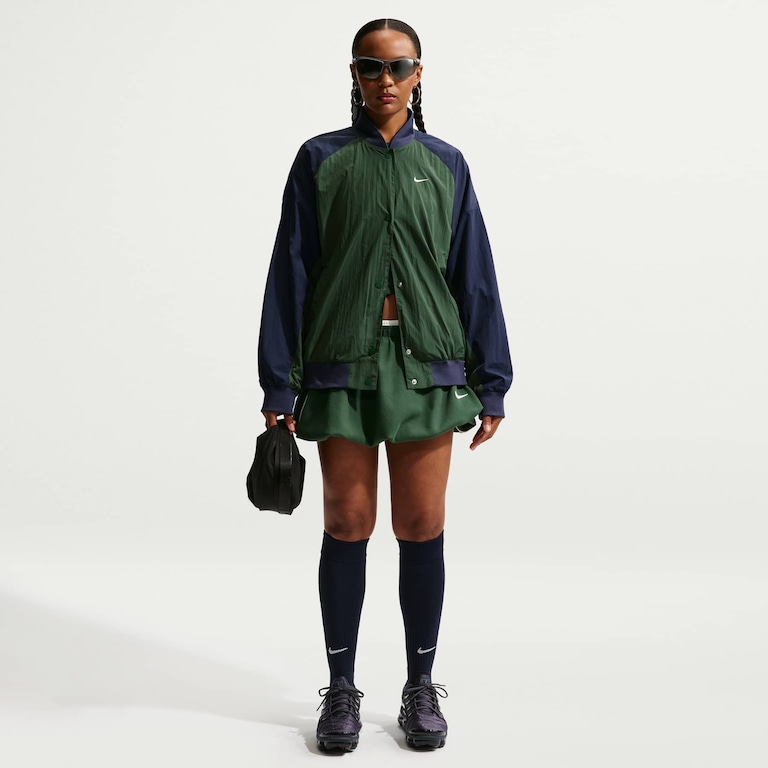 Jaqueta Nike Sportswear Varsity Feminina - Foto 4