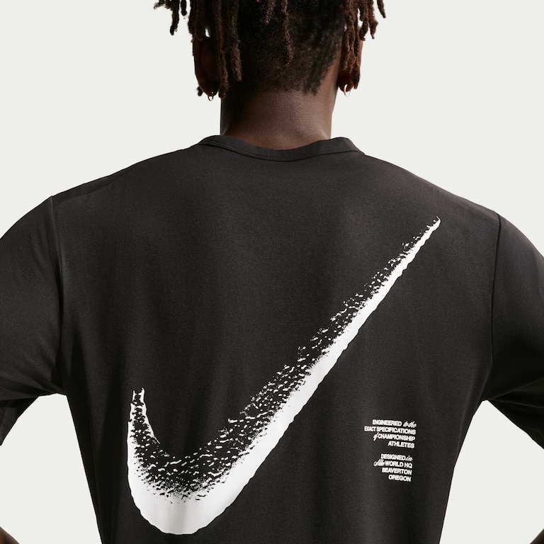 Camiseta Dri-FIT Nike Hyverse Masculina - Foto 2