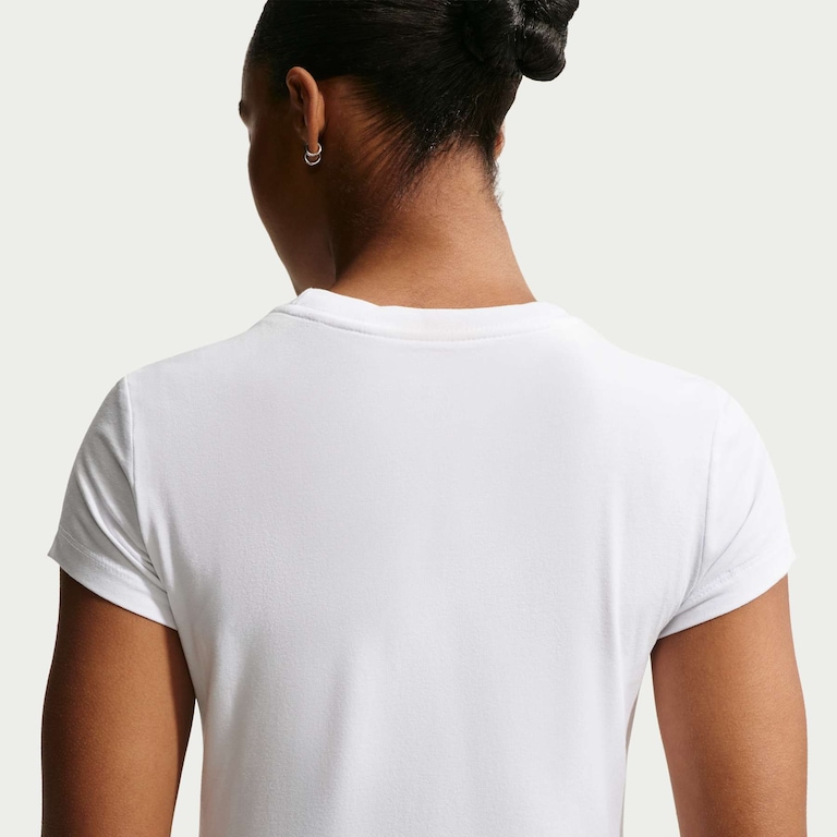 Camiseta Nike Sportswear Photo Feminina - Foto 2