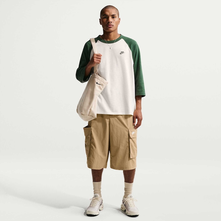 Camiseta Nike Club Raglan Masculina - Foto 4
