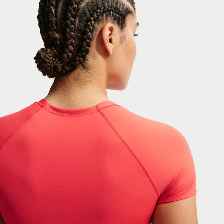Camiseta Dri-FIT Nike Universa Feminina - Foto 2