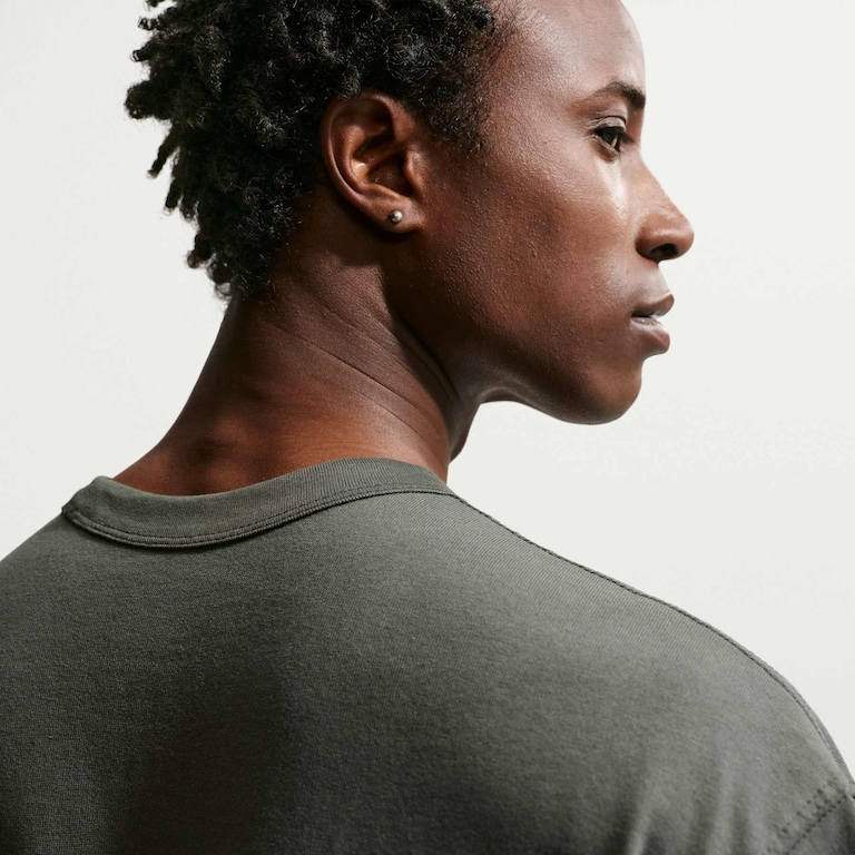 Camiseta Nike Sportswear Premium Essentials Masculina - Foto 2