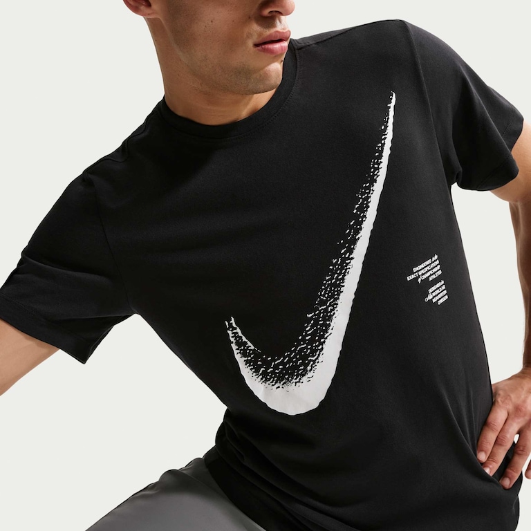 Camiseta Dri-FIT Nike Heritage Masculina - Foto 3