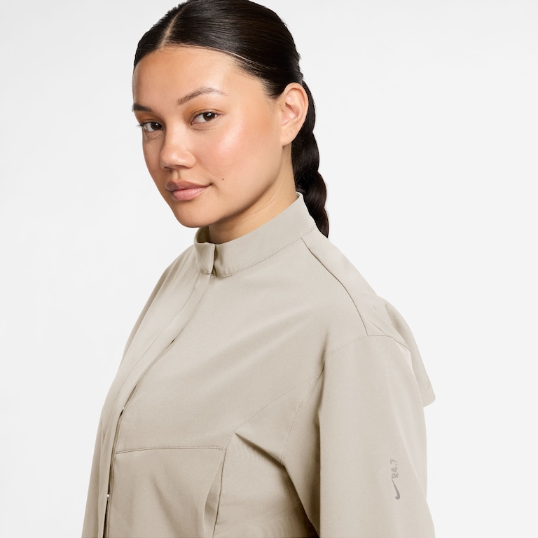 Jaqueta Nike 24.7 Woven Feminina - Foto 2