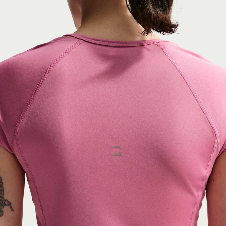 Camiseta Cropped Dri-FIT Nike Tempo Swoosh Feminina - Foto 2