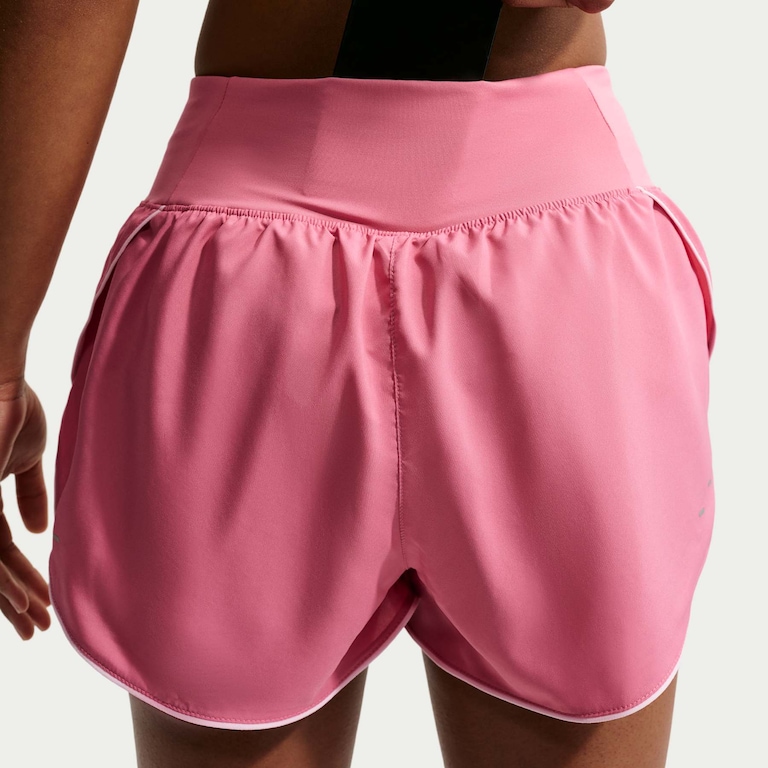 Shorts Dri-FIT Nike Tempo Flow Swoosh Feminino - Foto 6