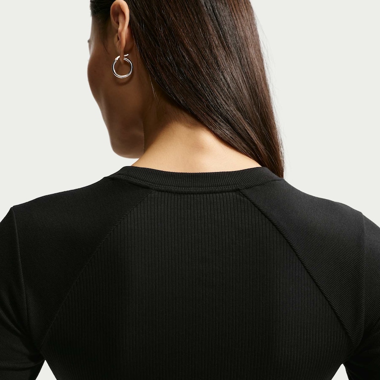 Camiseta Nike Sportswear Chill Knit Manga Longa Feminina - Foto 2