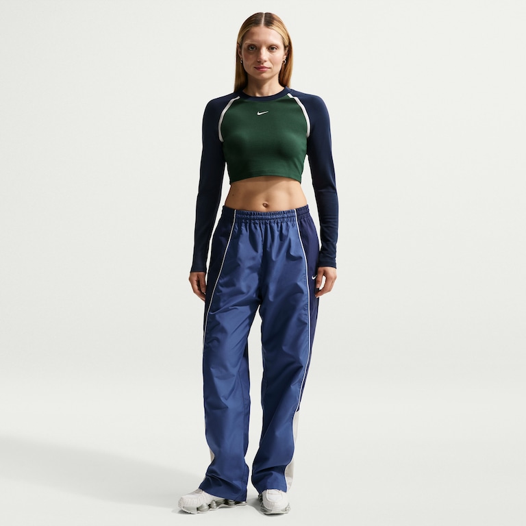 Camiseta Cropped Nike Sportswear Street Feminina - Foto 2