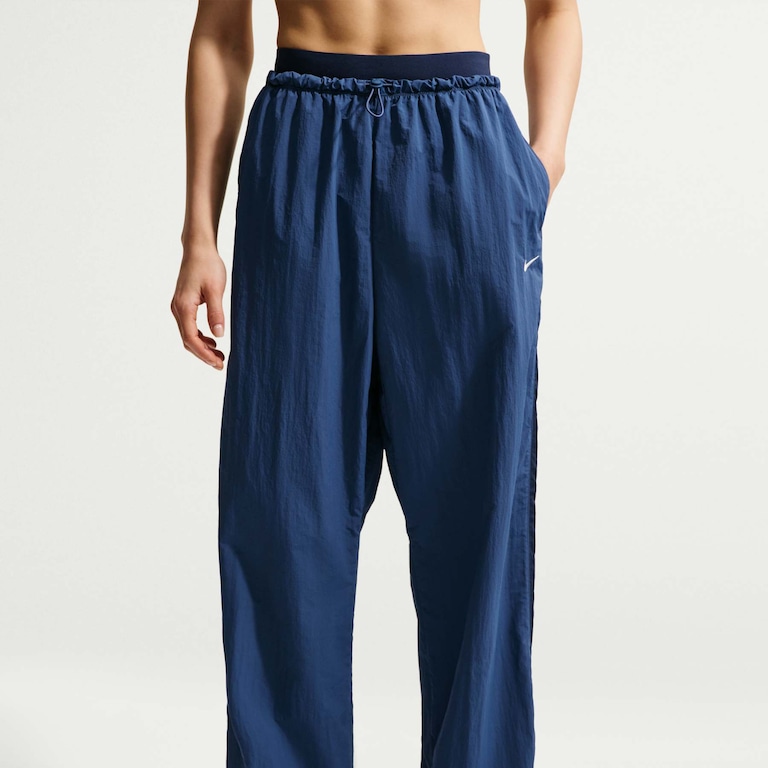 Calça Nike Sportswear Parachute Feminina - Foto 2