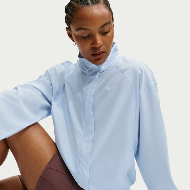 Jaqueta Dri-FIT Nike One Woven Feminina - Foto 2