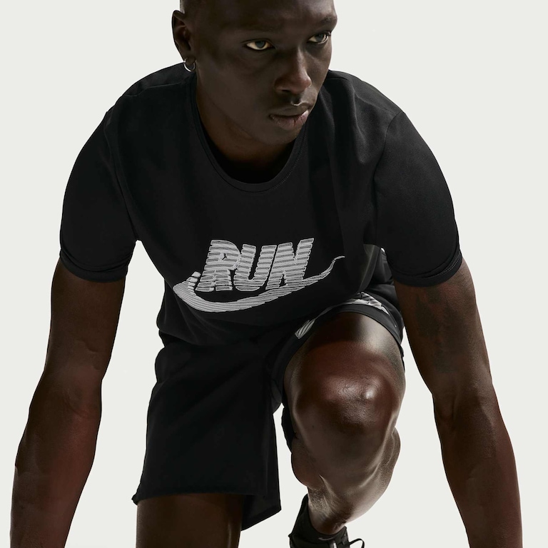 Camiseta Dri-Fit Nike Run Energy Masculina - Foto 3