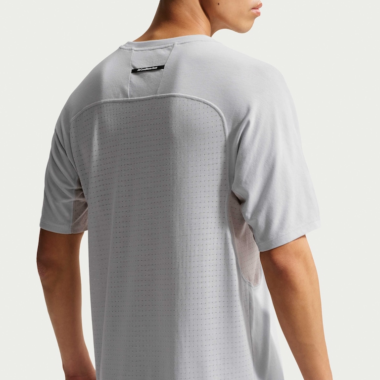 Camiseta Dri-FIT Nike ACG Solar Masculina - Foto 2