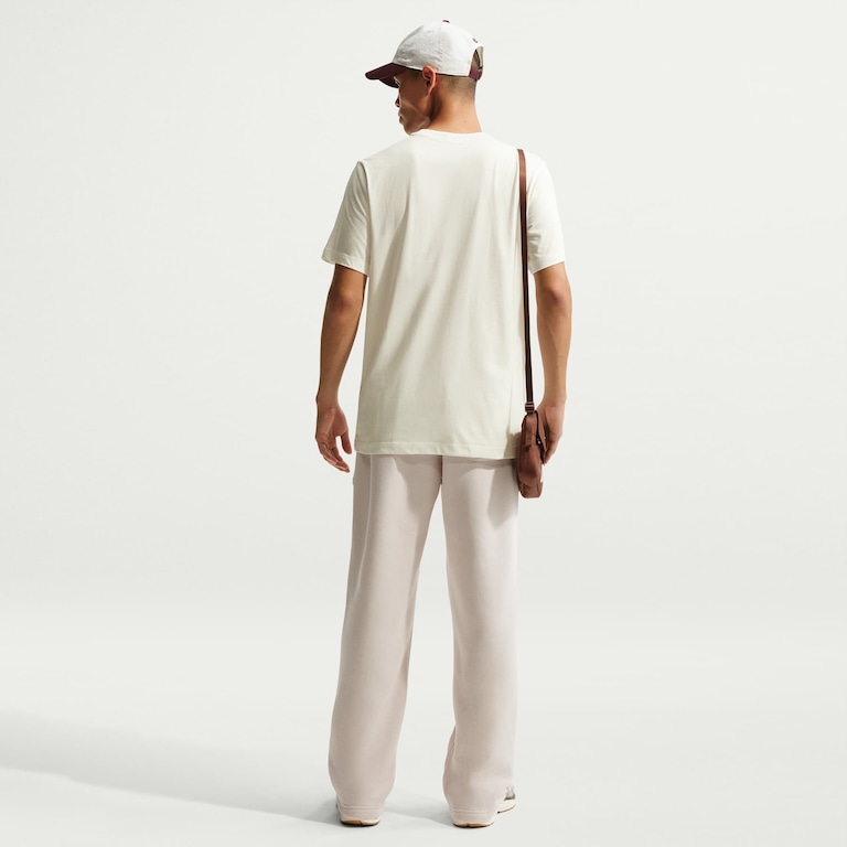 Camiseta Nike Sportswear Café Swoosh Mug Unissex - Foto 5