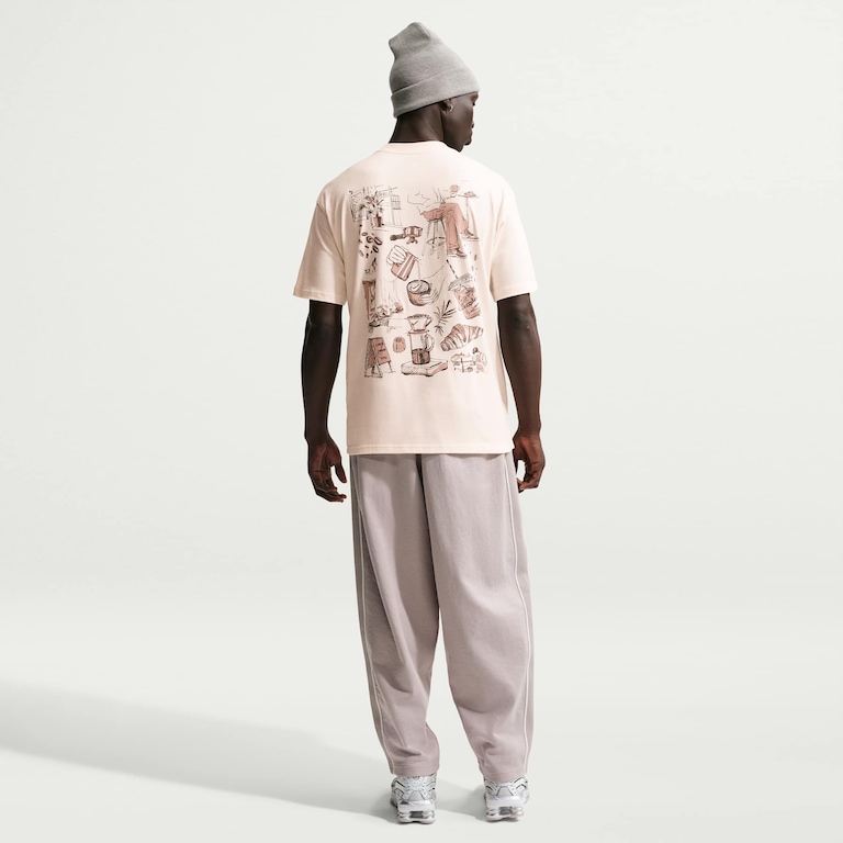 Camiseta Nike Sportswear Café Swoosh Unissex - Foto 5