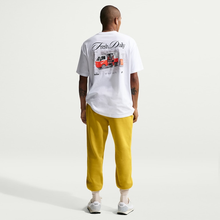 Camiseta Nike Sportswear Swoosh Masculina - Foto 5