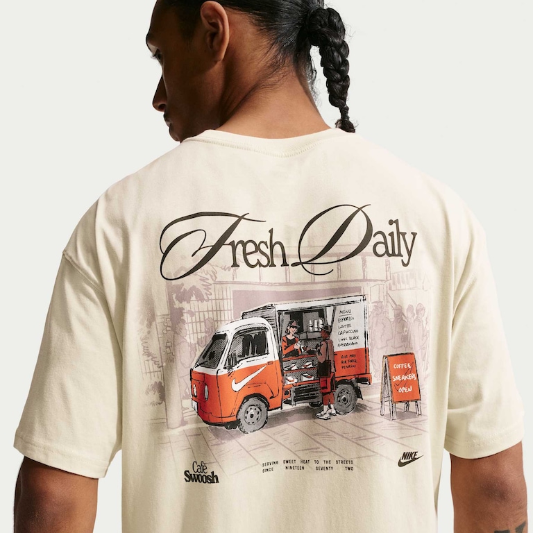 Camiseta Nike Sportswear Swoosh Masculina - Foto 2