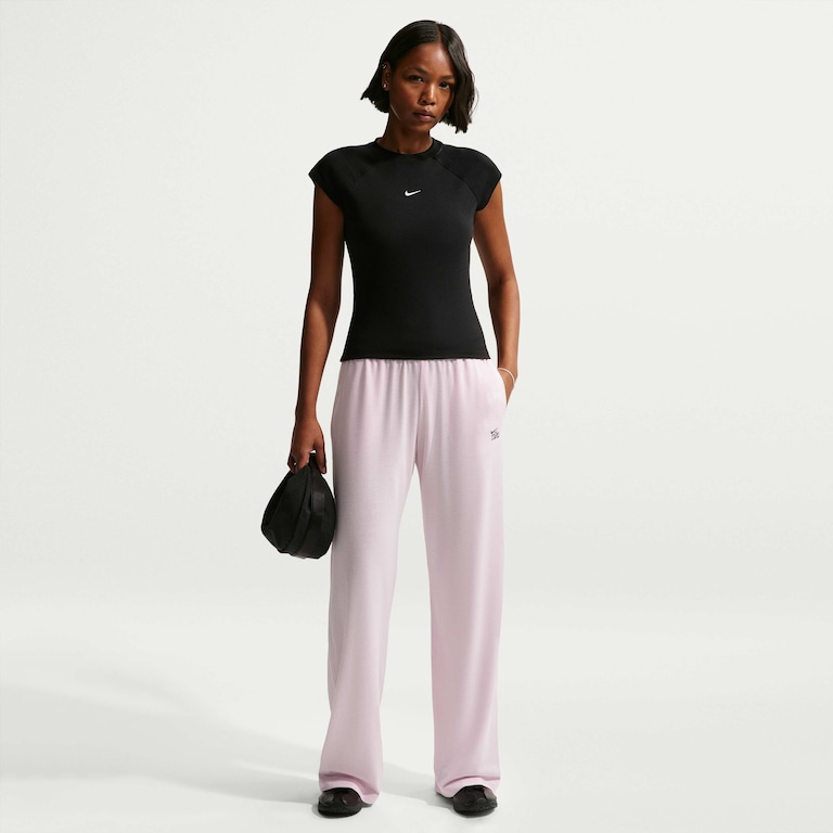 Camiseta Nike Sportswear Chill Knit Feminina - Foto 4