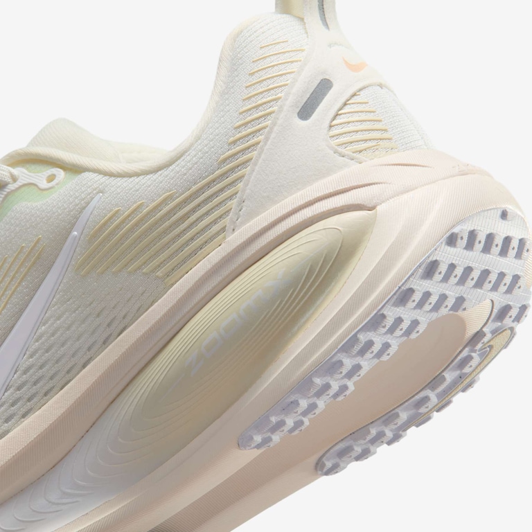 Tênis Nike Vomero 18 Feminino - Foto 8