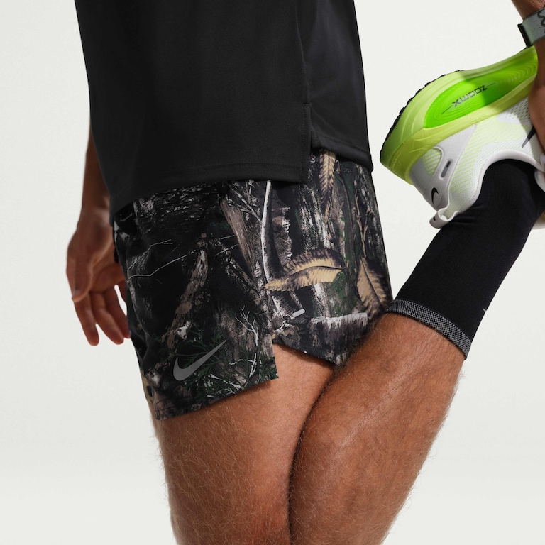 Shorts Nike Stride Realtree Masculino - Foto 4