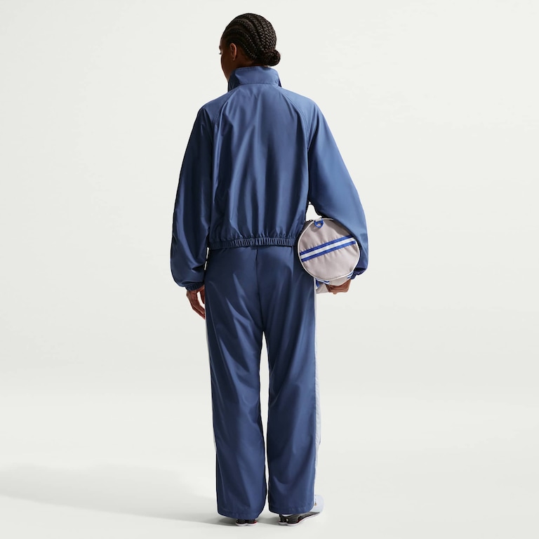 Jaqueta Nike Sportswear Classic Feminina - Foto 5