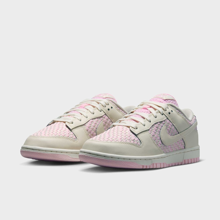Tênis Nike Dunk Low Woven Feminino - Foto 5