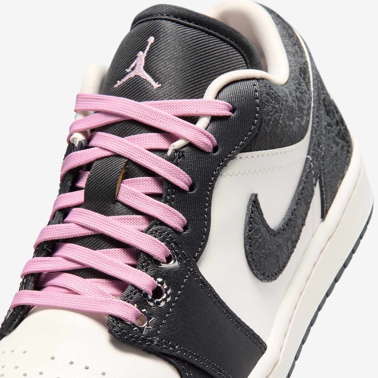 Tênis Air Jordan 1 Low SE Feminino - Foto 7