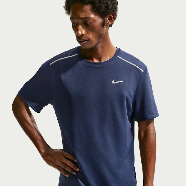 Camiseta Dri-FIT Nike UV Miler Masculina - Foto 1