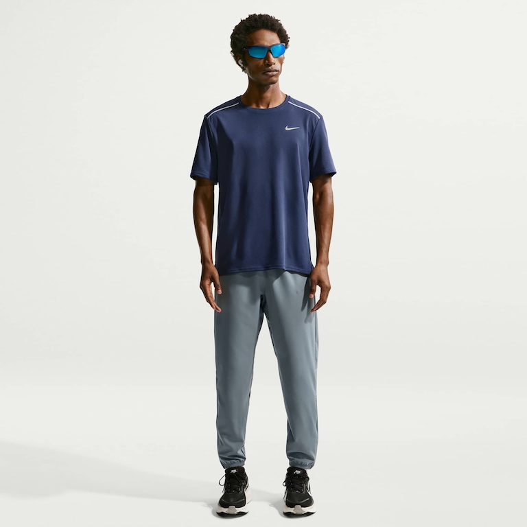 Camiseta Dri-FIT Nike UV Miler Masculina - Foto 4