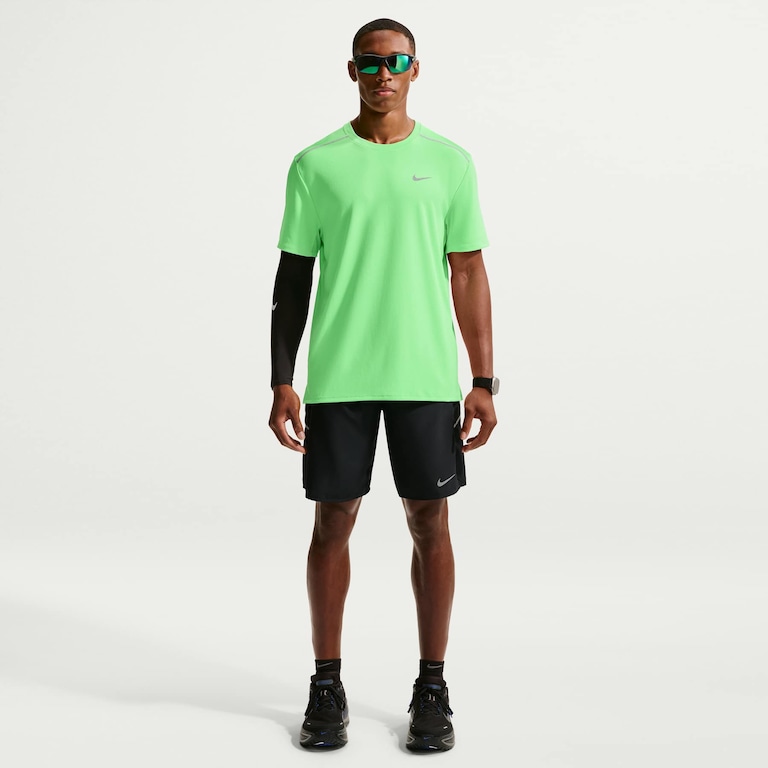 Camiseta Dri-FIT Nike UV Miler Masculina - Foto 4
