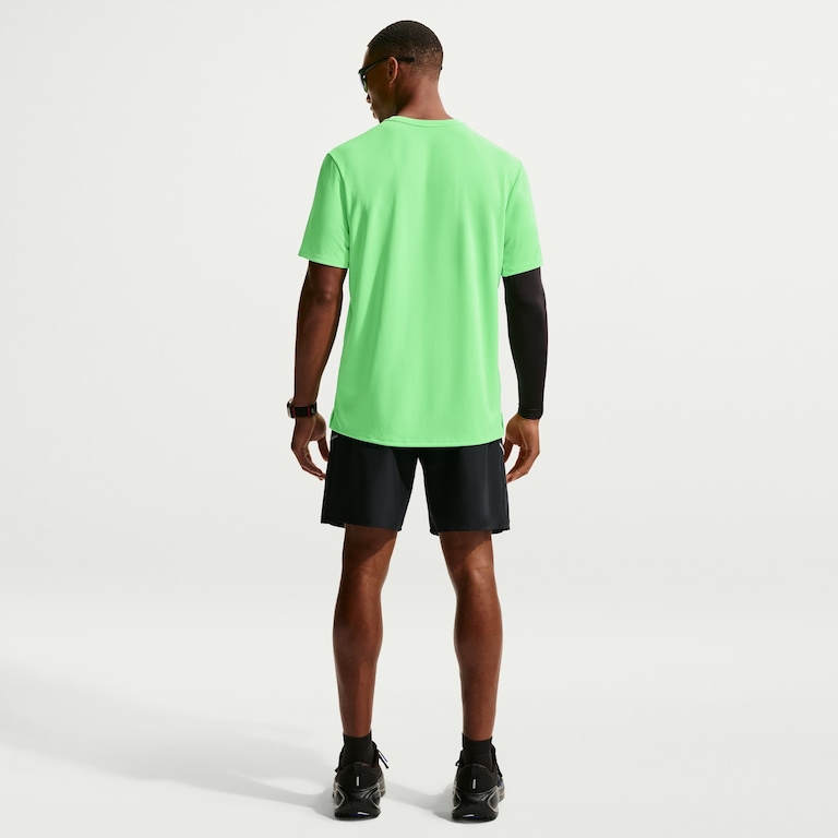 Camiseta Dri-FIT Nike UV Miler Masculina - Foto 5