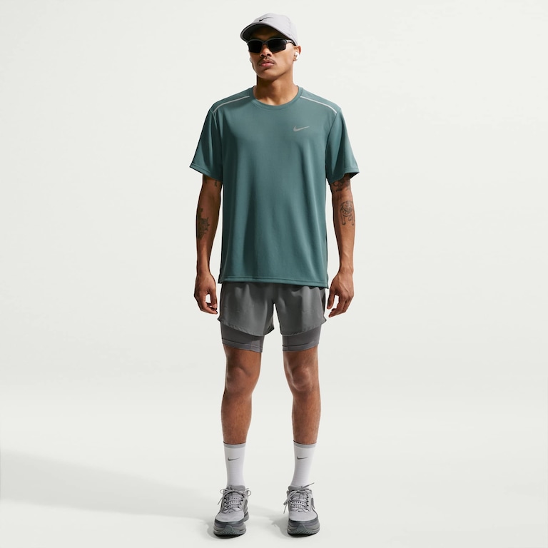 Camiseta Dri-FIT Nike UV Miler Masculina - Foto 4