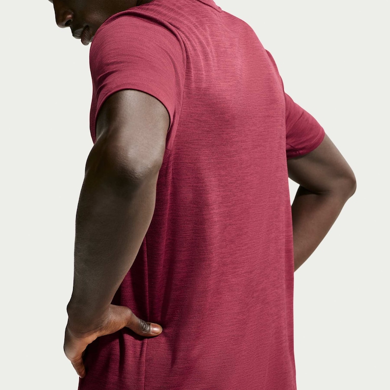 Camiseta Dri-FIT Nike UV Miler Masculina - Foto 2
