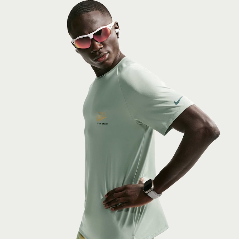 Camiseta Dri-FIT Nike Stride ADV Distance Dreams Masculina - Foto 3