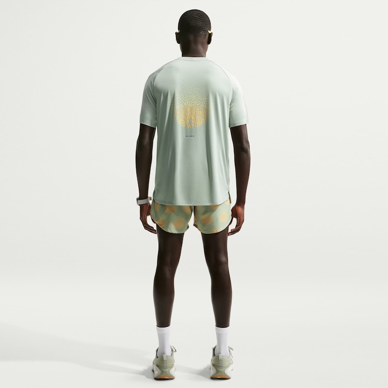 Camiseta Dri-FIT Nike Stride ADV Distance Dreams Masculina - Foto 5