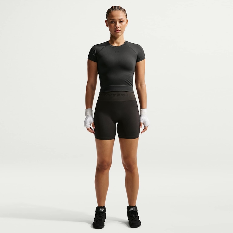 Camiseta Dri-FIT Nike Pro Slim Feminina - Foto 4