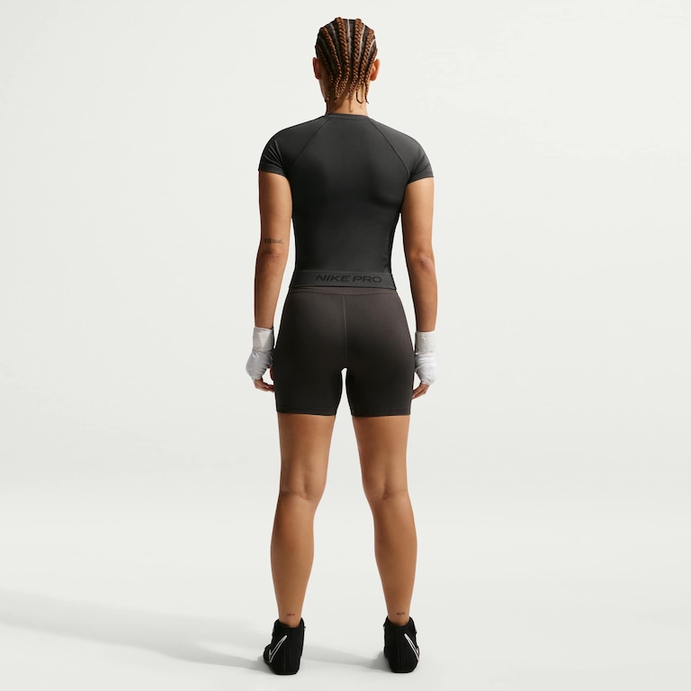 Camiseta Dri-FIT Nike Pro Slim Feminina - Foto 5