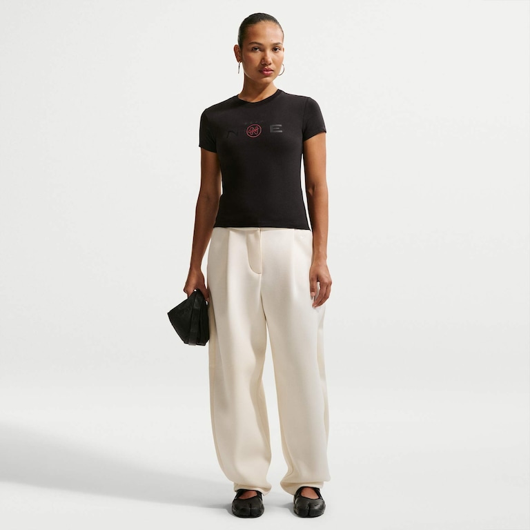 Camiseta Nike Sportswear Chill Knit Feminina - Foto 4