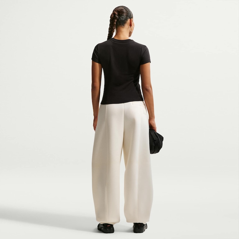 Camiseta Nike Sportswear Chill Knit Feminina - Foto 5