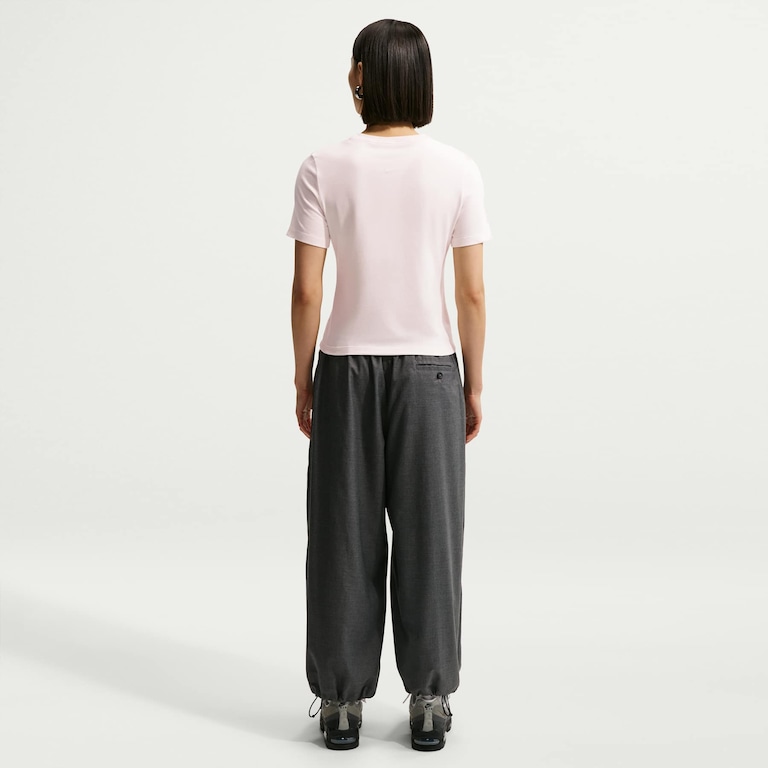 Camiseta Nike Sportswear Logo Feminina - Foto 5