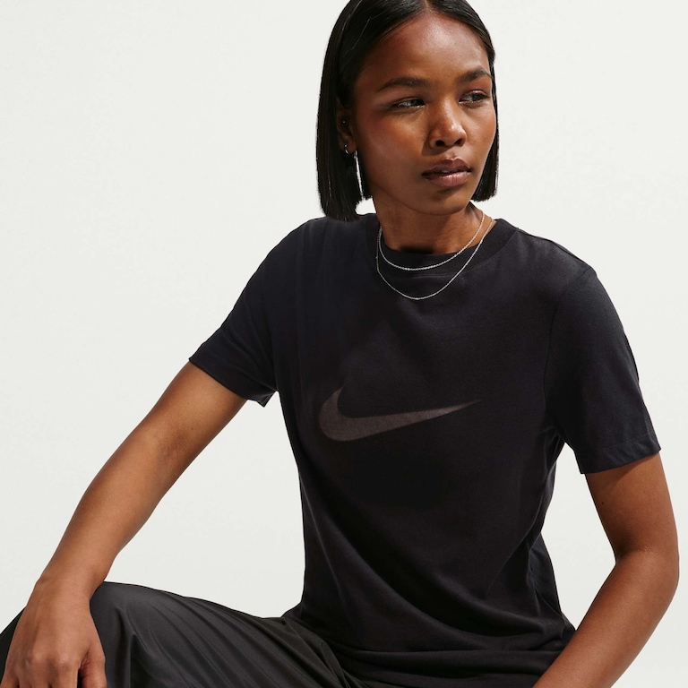 Camiseta Nike Sportswear Logo Feminina - Foto 3